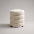 Pouf poggiapiedi rotondo imbottito in tessuto bouclé crema, 45 × 45 × 50 cm