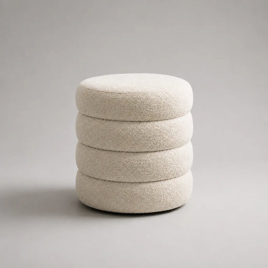 Pouf poggiapiedi rotondo imbottito in tessuto bouclé crema, 45 × 45 × 50 cm